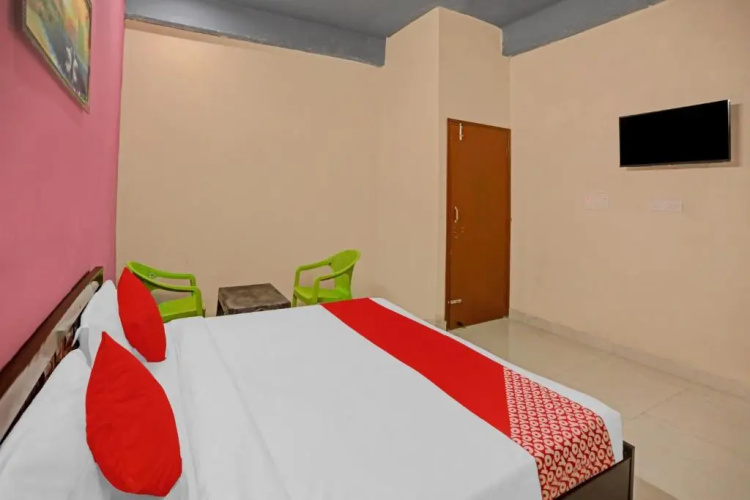 Flagship 87294 Pari Hotel