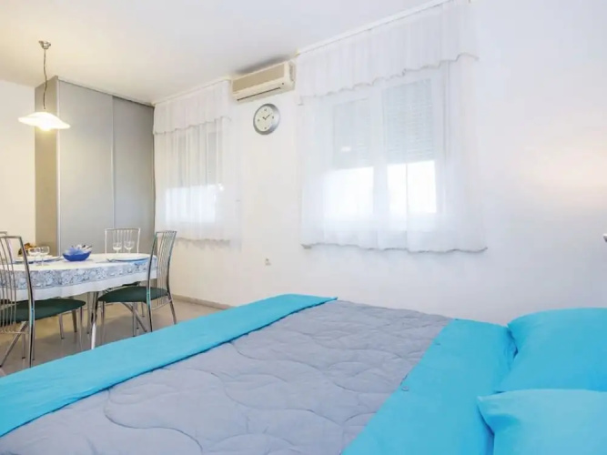 Adorable Studio Apartment 200 Meters Distant From the Beach !