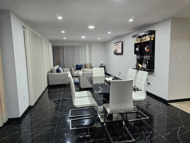 Deluxe Apartment