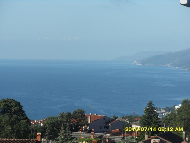 Apartment with sea view