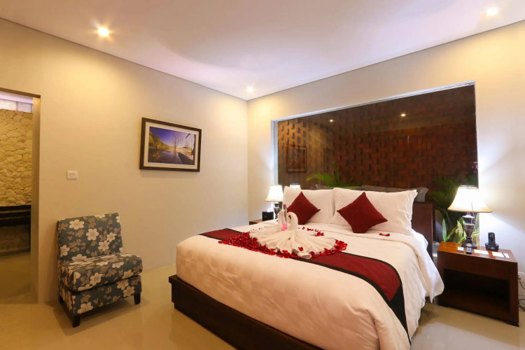 Royal Nyanyi Villa