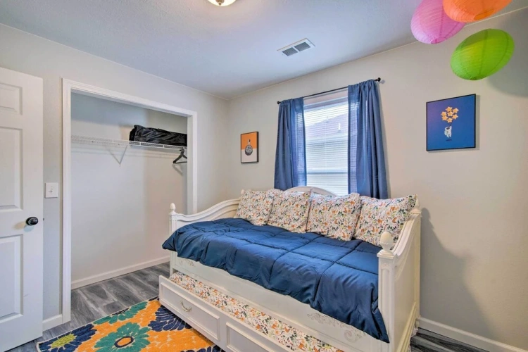 3 Bedrooms Apartment