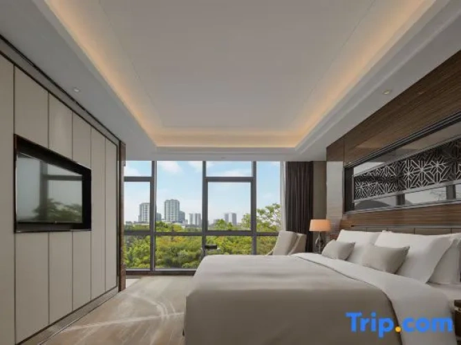 1 Bedroom Deluxe Double Suite with lake view