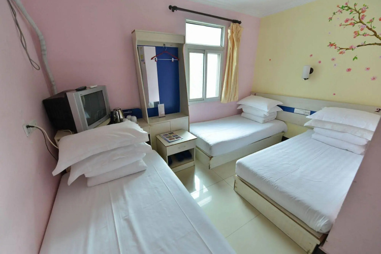 Happy Dragon Hostel