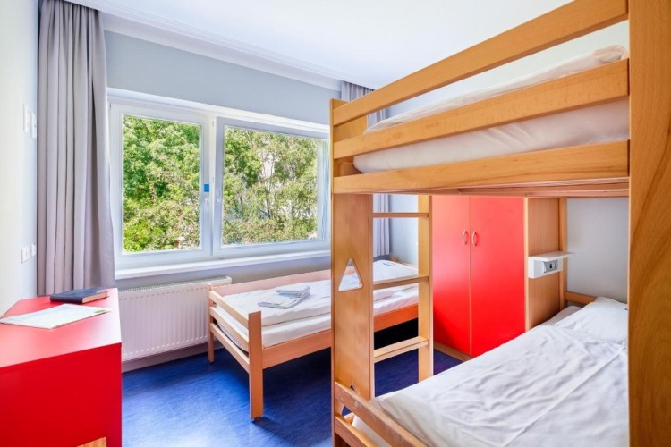 Standard Triple room