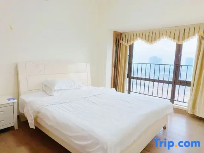 2 Bedrooms Attic Apartment with balcony and with view