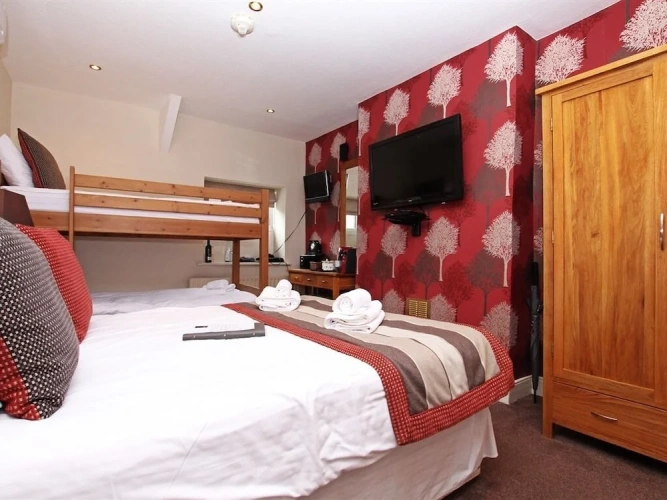 Standard Quadruple room