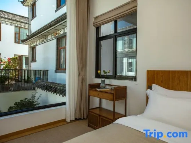 2 Bedrooms Suite