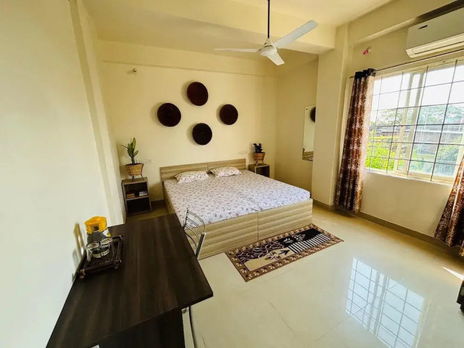 Malini Homes - Food & Lodging