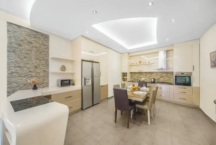 3 Bedrooms Apartment with balcony