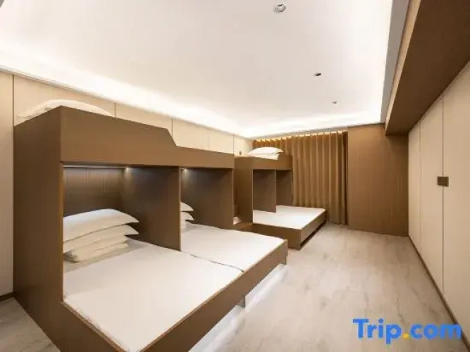 Standard Sextuple room