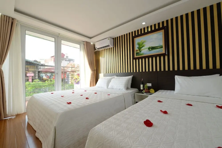 Deluxe Triple room with balcony
