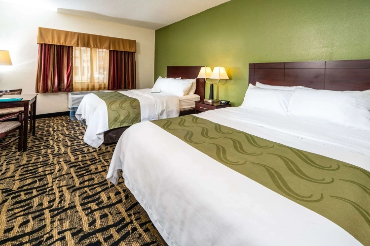 Standard Quadruple room