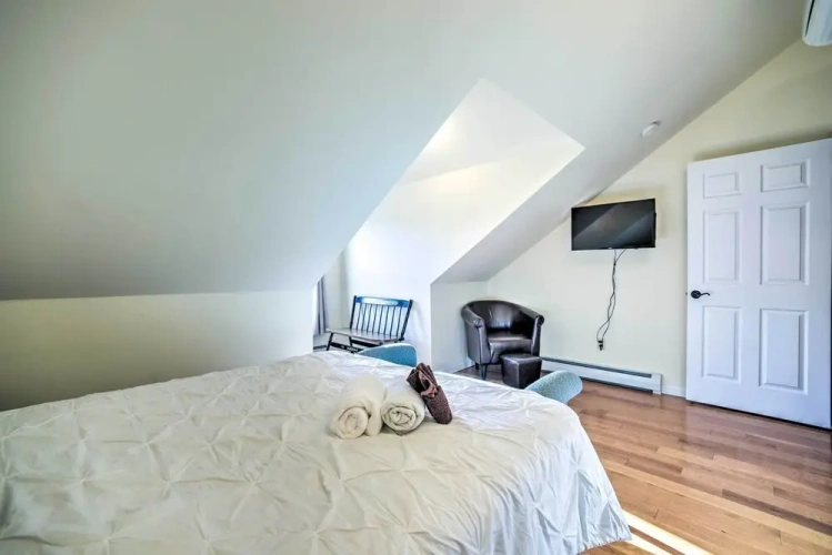 2 Bedrooms Apartment