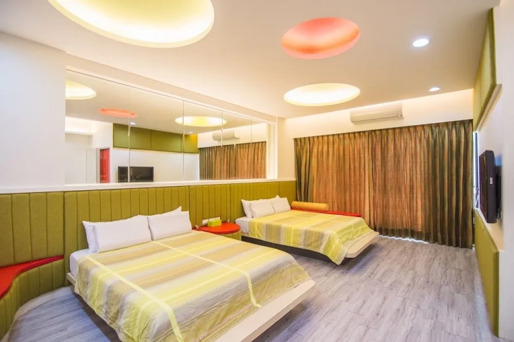 Standard Quadruple Family room