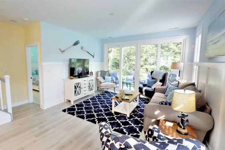 4 Bedrooms Apartment with balcony