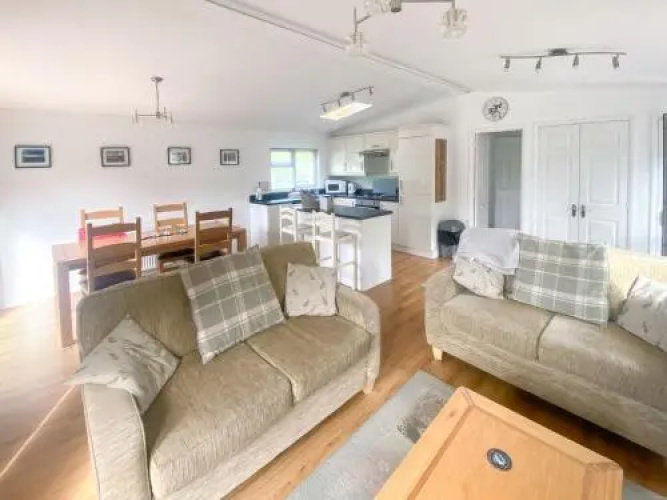 Ferry Lodge