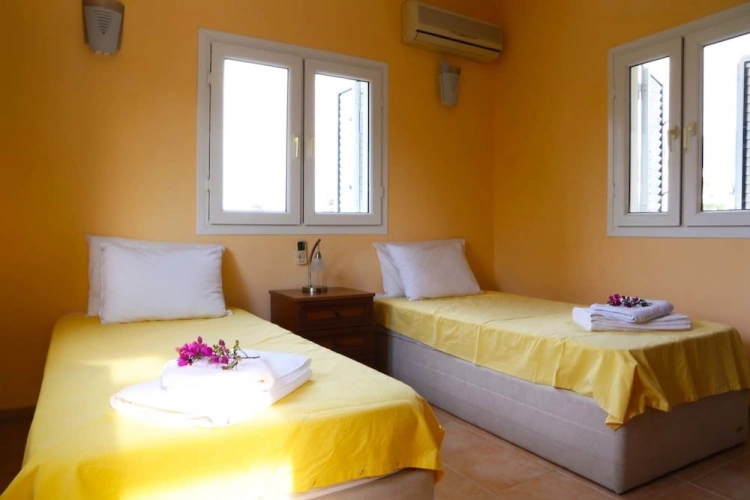 3 Bedrooms Villa
