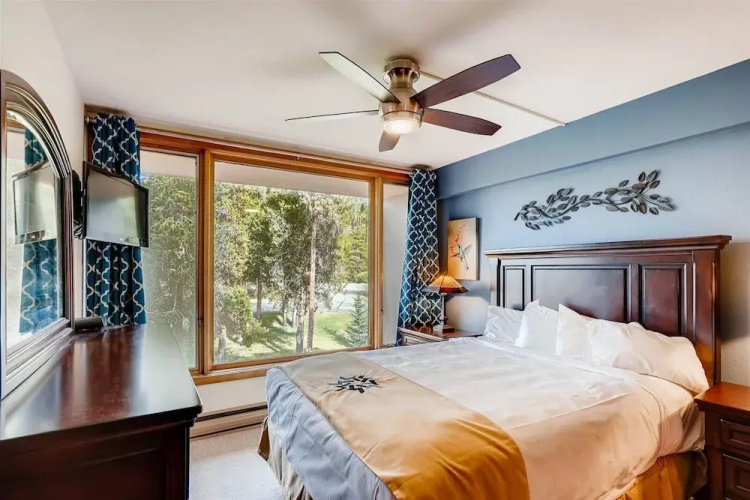 Lakeside Village 4 Bedroom Condo