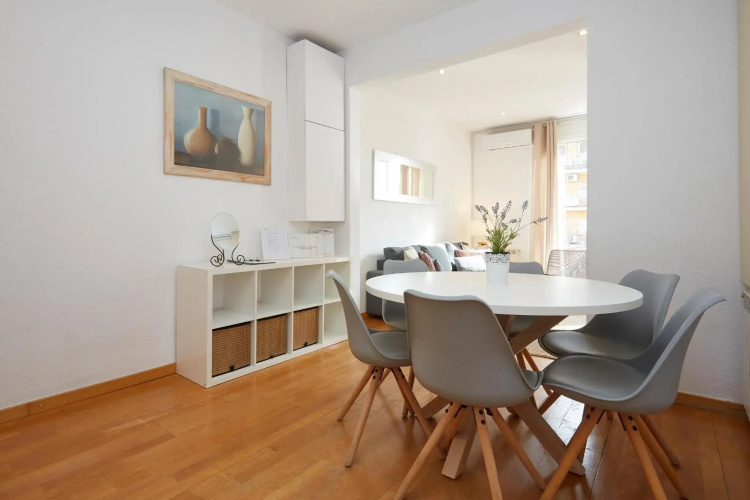 42ARA156 - Spacious apartment in Eixample