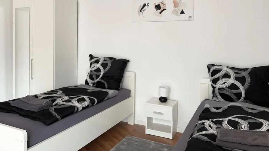 Standard Twin Studio