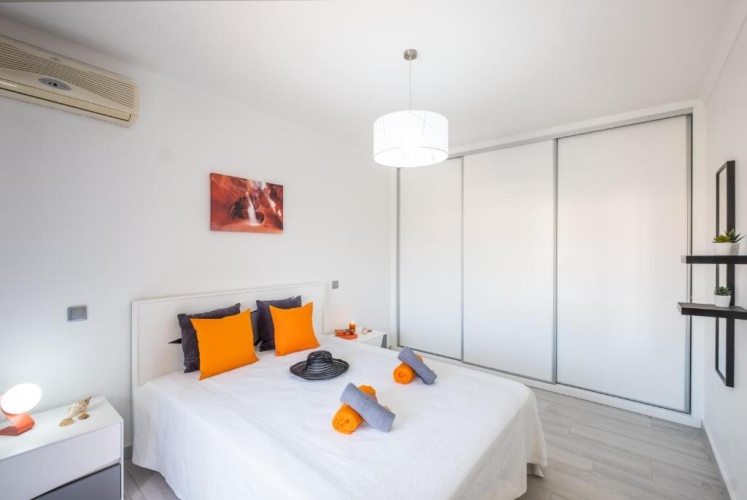 2 Bedrooms Villa