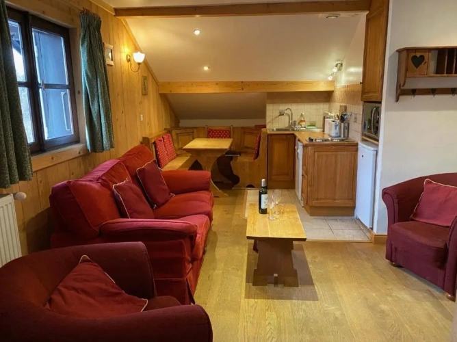 2 Bedrooms Apartment