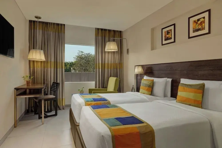 Standard room with city view