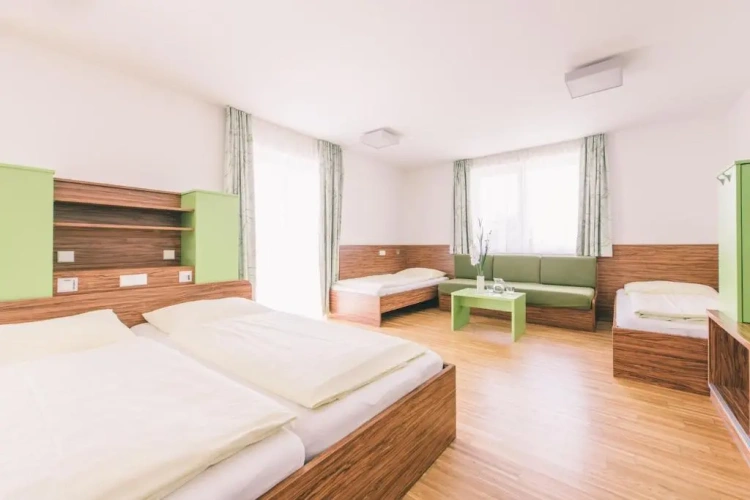 Standard Sextuple room