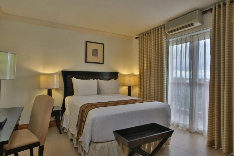 Crown Regency Suites & Residences - Mactan