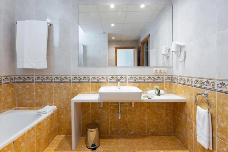 2 Bedrooms Suite with golf view