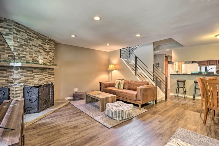 2 Bedrooms Apartment