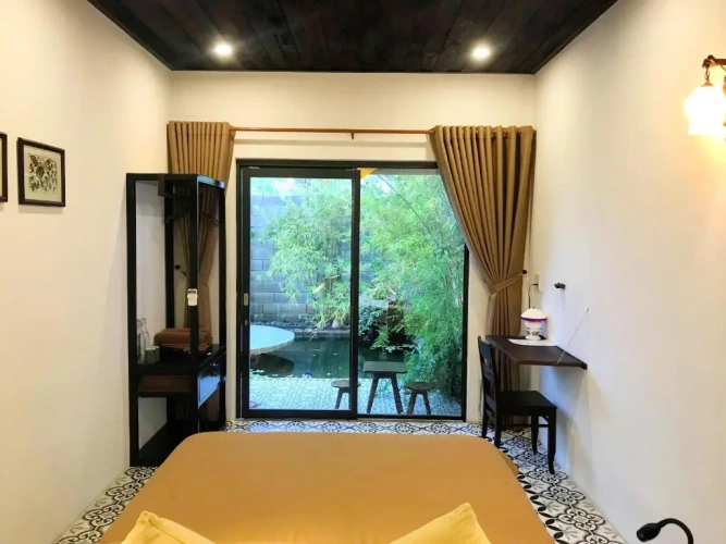 5 Bedrooms Cottage