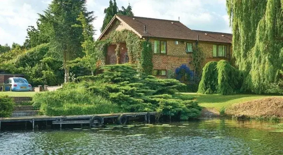 York Lakeside Lodges