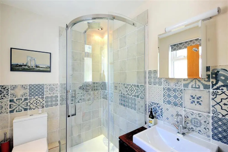 2 Harbour Heights