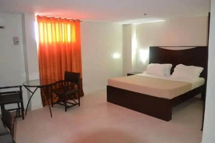 Deluxe Studio
