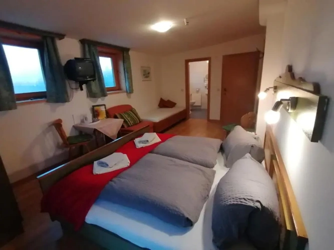 3 Bedrooms Apartment
