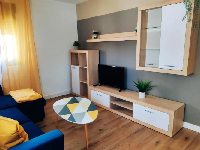 2 Bedrooms Cottage