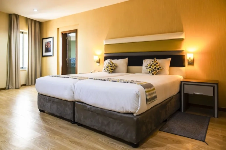 Standard Twin room with balcony