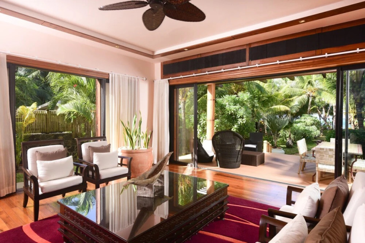 Sankhara Beachfront Villas