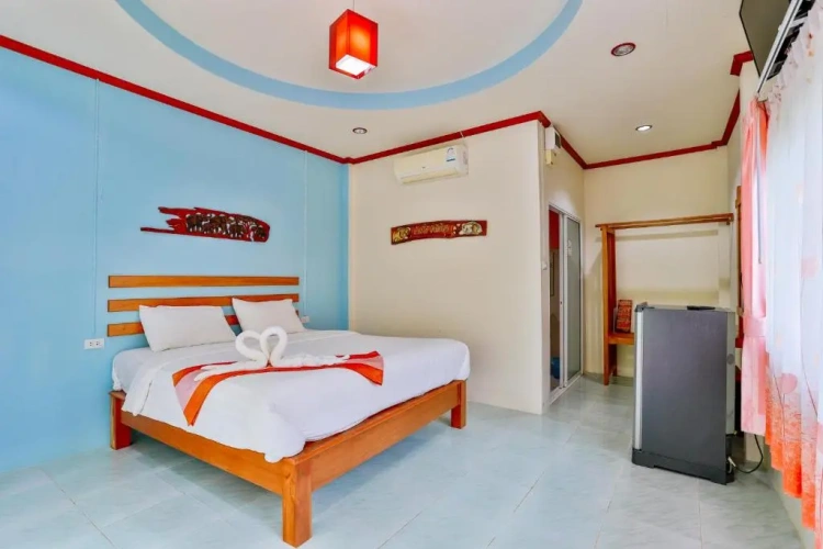 Superior room with pool view