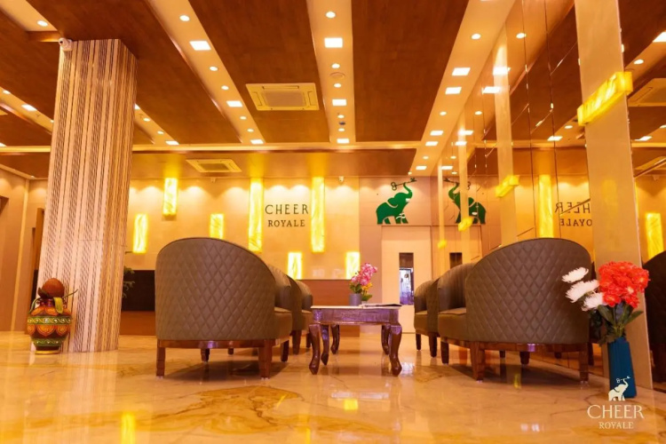 Hotel Cheer Royale