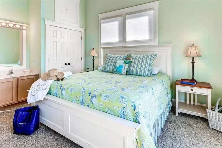 4 Bedrooms Family Cottage with sea view