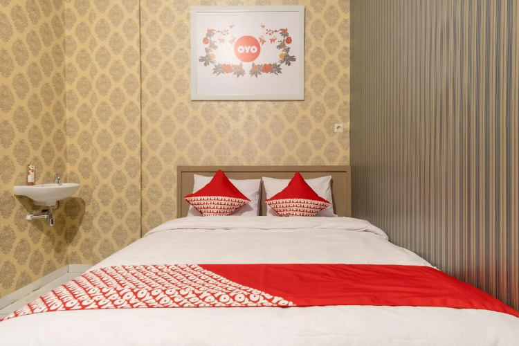 OYO 359 Executive Inn