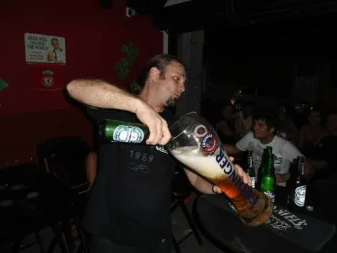 At Home Hostel & Pub