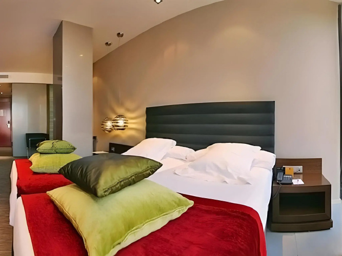 Olivia Plaza Hotel