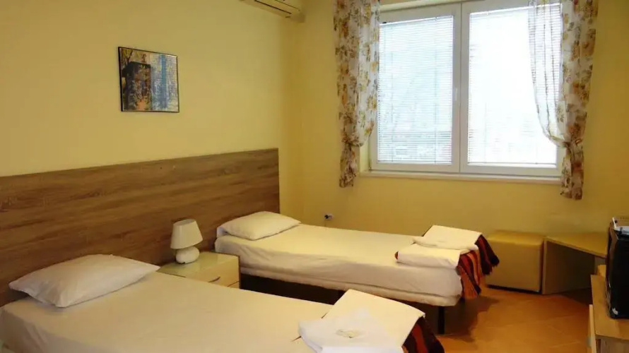 Guest Rooms Kom