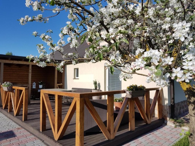 2 Bedrooms Cottage