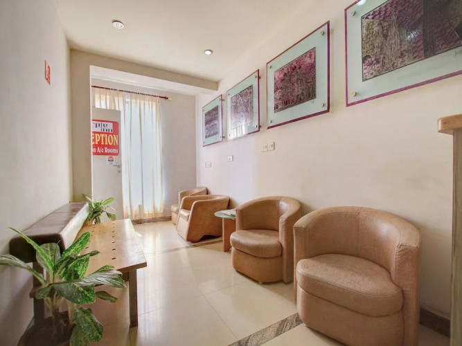 OYO 11883 Hotel Purple Inn