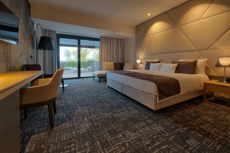 Donautica Hotel & Restaurant